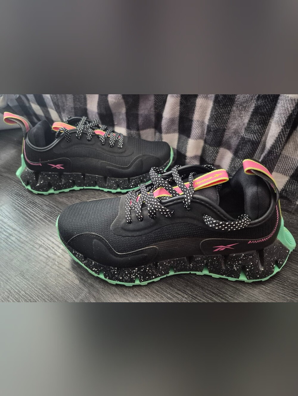 Reebok Women's Black & Mint Green Athletic Sneakers